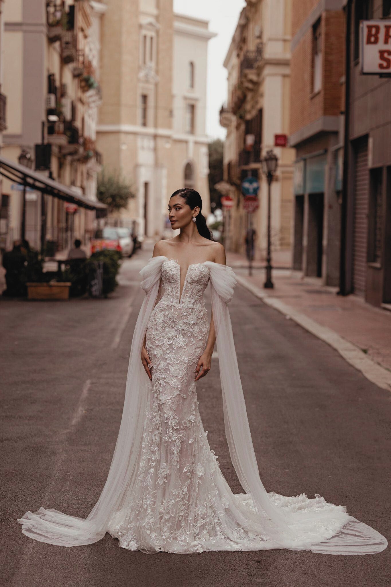 ENIGMATIC - VESTIDO DE NOVIA SIRENA CON APLIQUES 3D