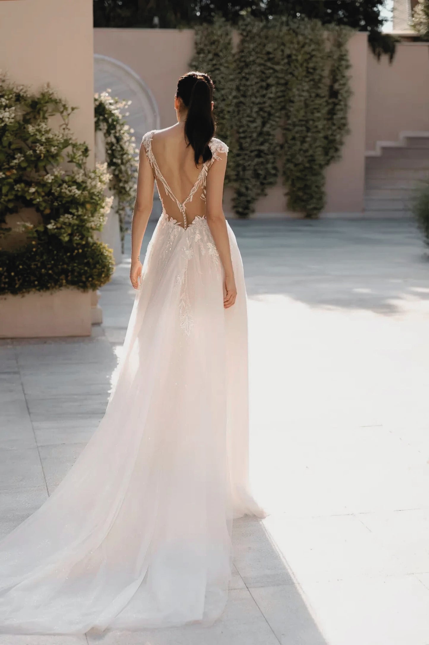 VESTIDO DE NOVIA CON APERTURA INSPIRANTA