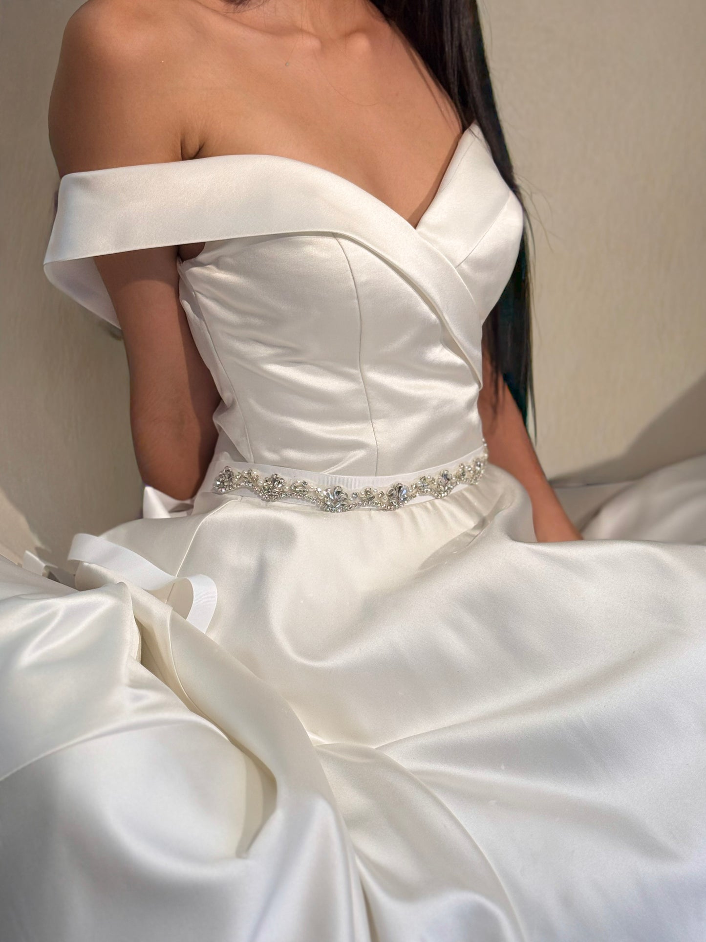CINTURON FLORALES CON PERLAS Y ENGASTE - ADRIANA