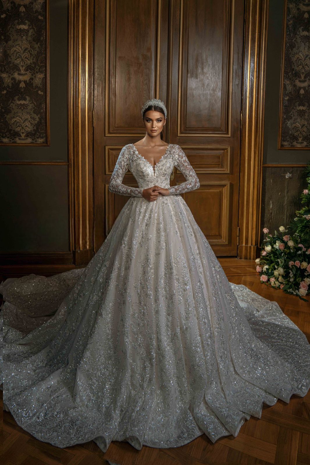 VESTIDO DE NOVIA PRINCESA CON MANGAS DIAMANTE