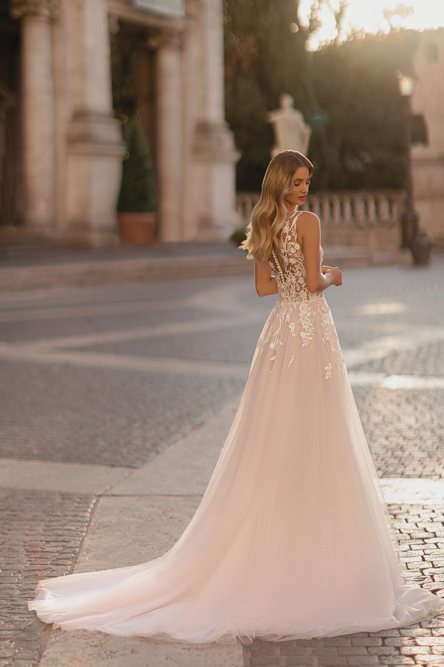 VESTIDO DE NOVIA LIGERO CON APERTURA - SASHA