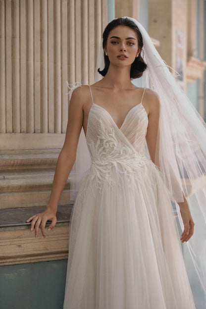 EMBRACE - VESTIDO DE NOVIA LINEA A VAPOROSO EN TULL