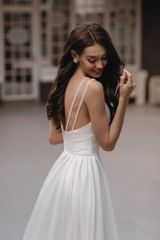 VESTIDO DE NOVIA LISO CON PERLAS - TILDA