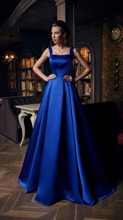 DANIELA- VESTIDO SOBRIO E IMPONENTE COLOR AZUL ELECTRICO