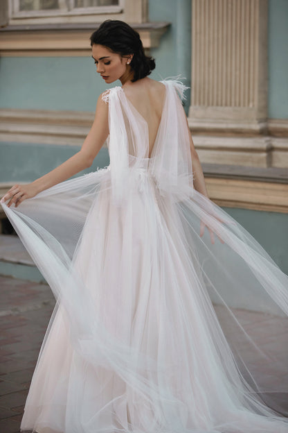 EMBRACE - VESTIDO DE NOVIA LINEA A VAPOROSO EN TULL