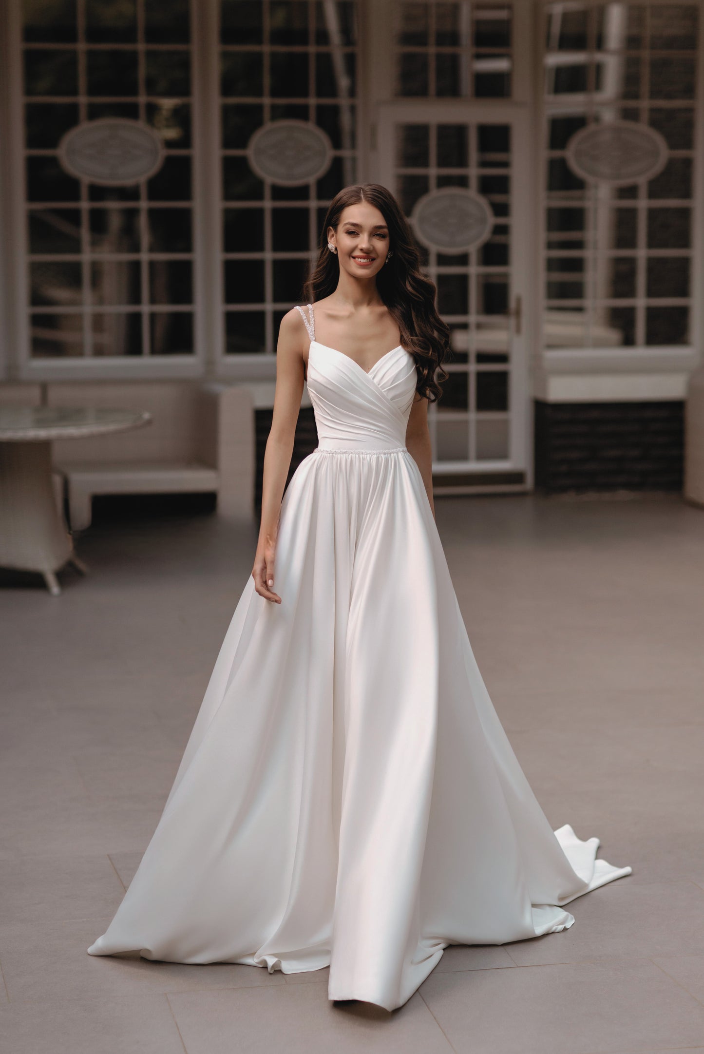 VESTIDO DE NOVIA LISO CON PERLAS - TILDA