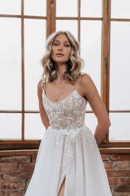 VESTIDO LIGERO CORTE A CON ABERTURA - ROCHI