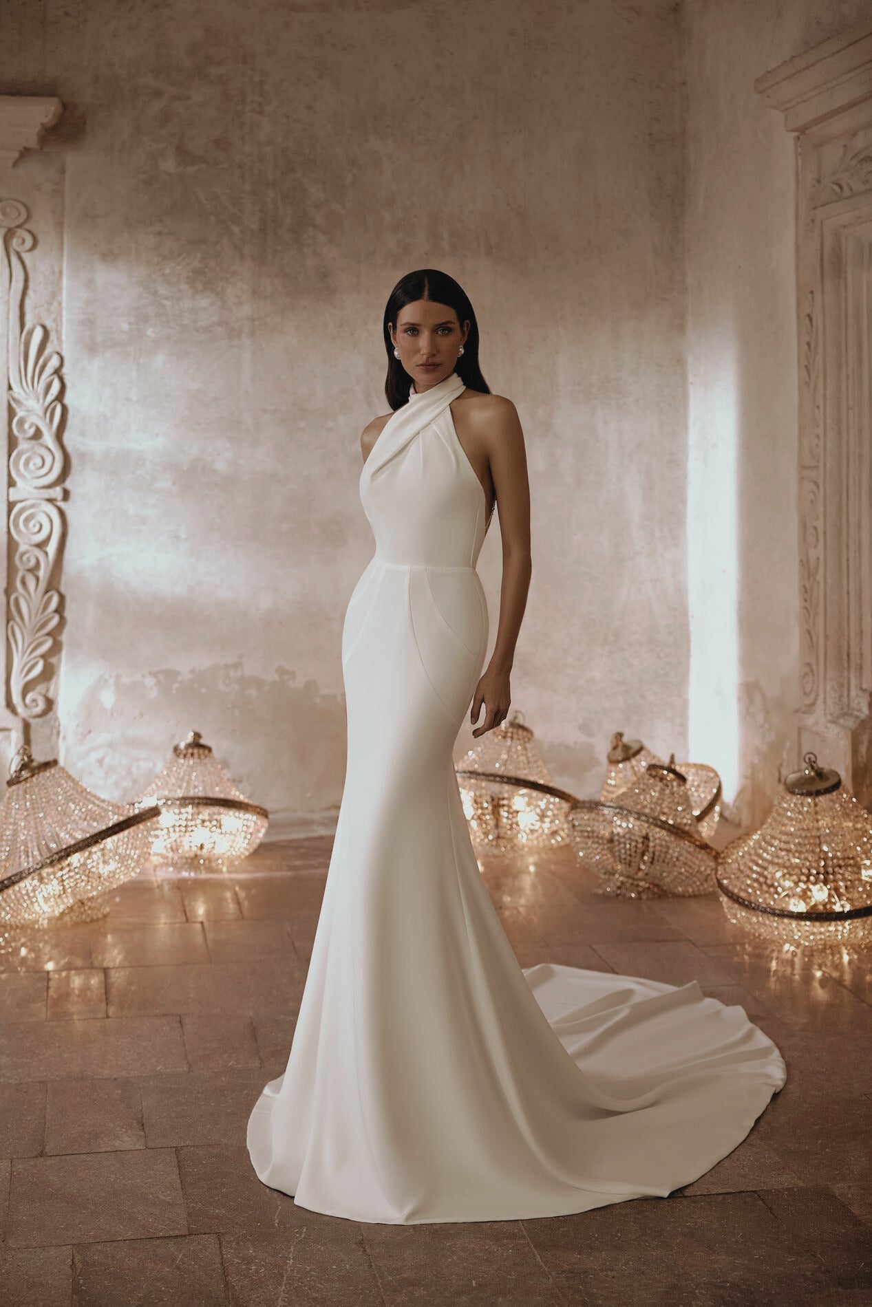 VESTIDO DE NOVIA SIRENA CON CUELLO HALTER CRUZADO Y ESPALDA DESCUBIERTA - HILDA