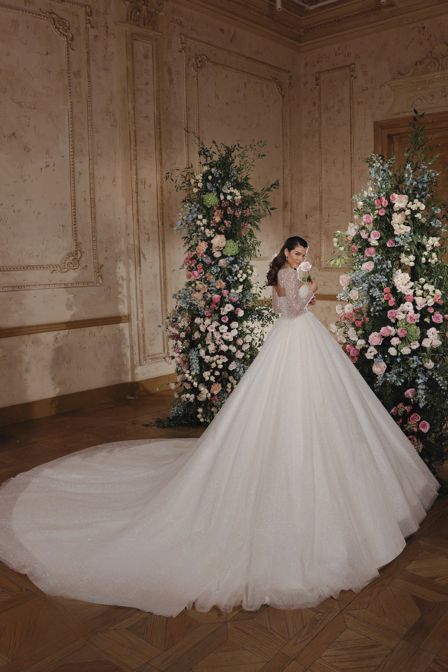 VESTIDO DE NOVIA PRINCESA CON LENTEJUELAS - NAILA
