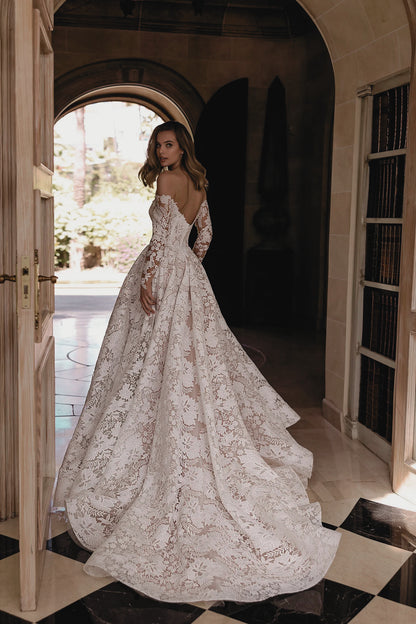 VESTIDO  DE NOVIA CON ENCAJE FLORAL Y ESCOTE CORAZON - SHEREYA
