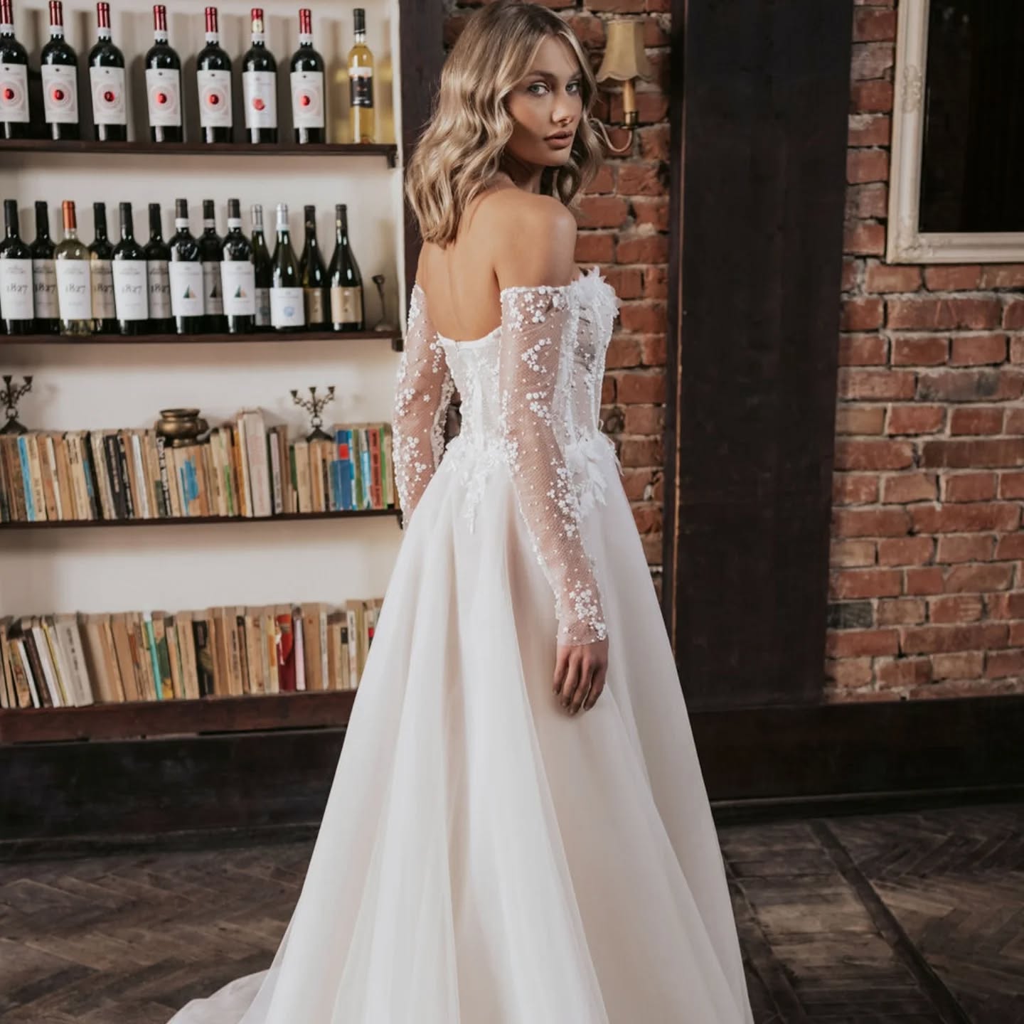 VESTIDO DE NOVIA CON MANGAS DESMONTABLES - BELLA