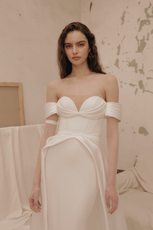 MANGAS Y SOBREFALDA - RODARTE