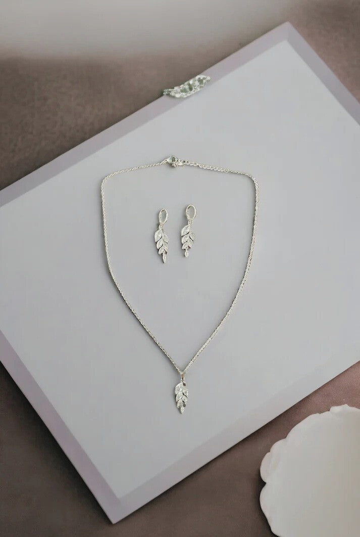 CONJUNTO COLLAR ARETAS MARIA