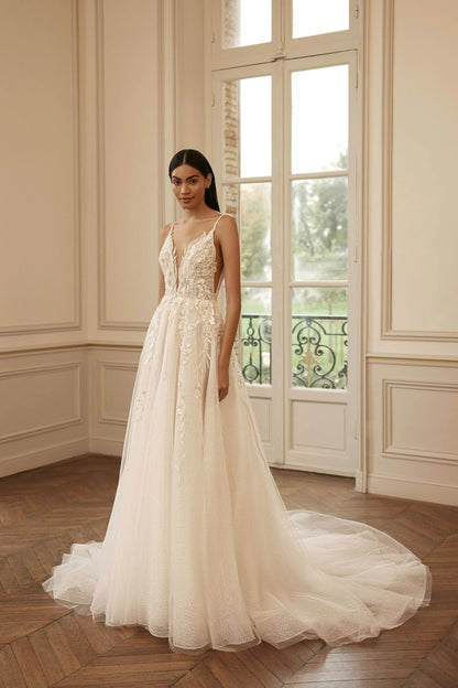 VESTIDO PARA NOVIA SILUETA A CON ESPALDA Y ESCOTE DESCUBIERTO - MAGII