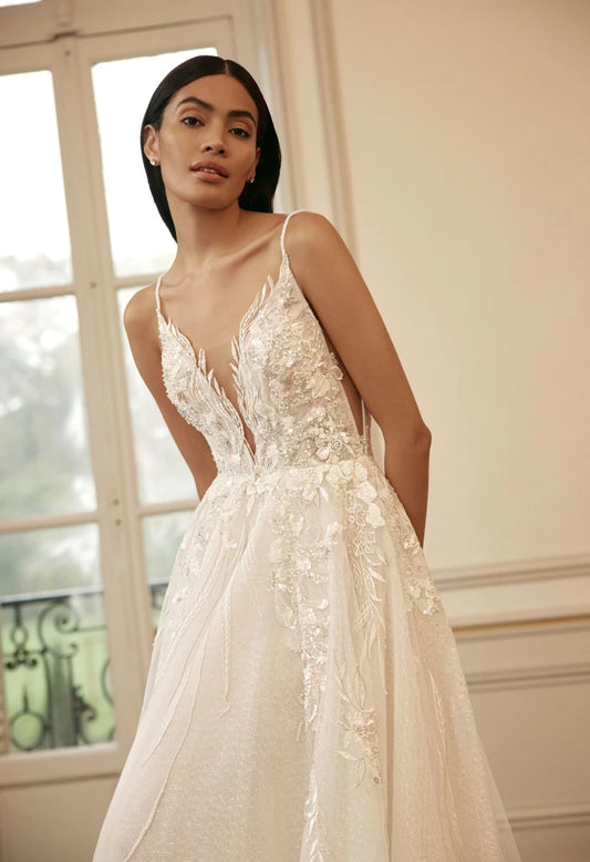 VESTIDO PARA NOVIA SILUETA A CON ESPALDA Y ESCOTE DESCUBIERTO - MAGII