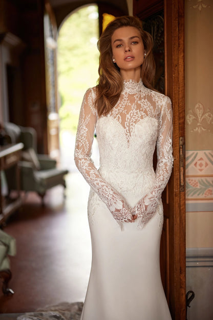 VESTIDO SIRENA CON BORDADO ARIBA Y LISO ABAJO - FORANA