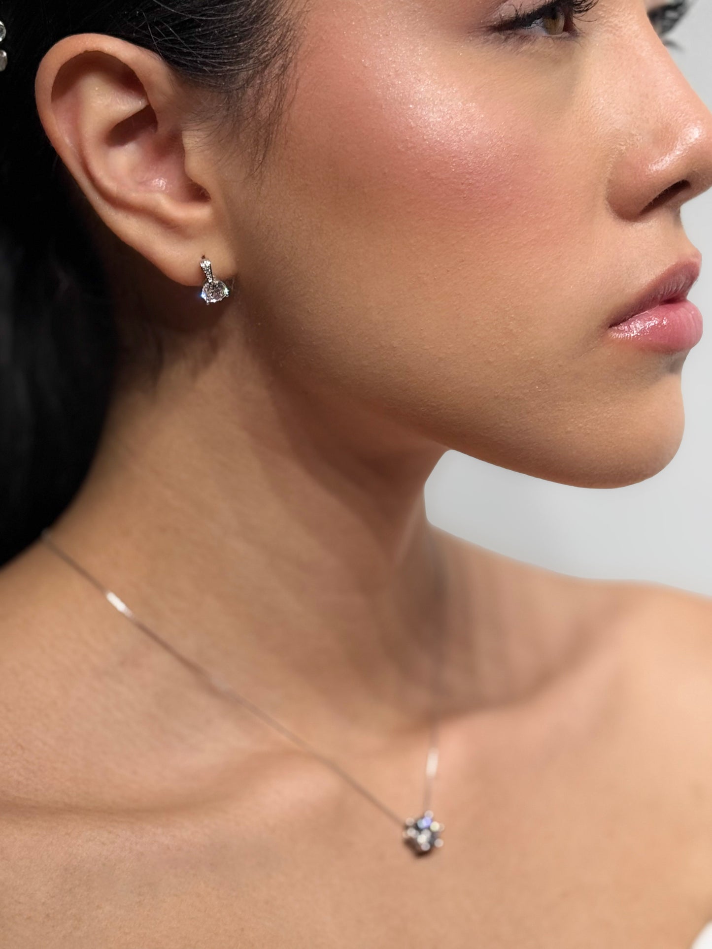 ARETES PLATEADOS CON DISEÑO CLÁSICO Y ACABADO REDONDO - IMPERIAL