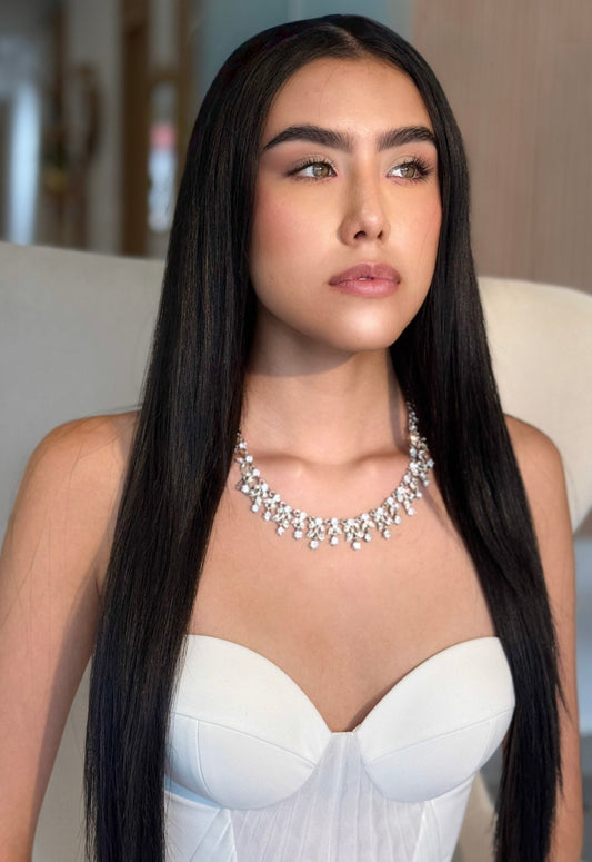 COLLAR PLATEADO CON DETALLES EN HOJAS - ANASTACIA
