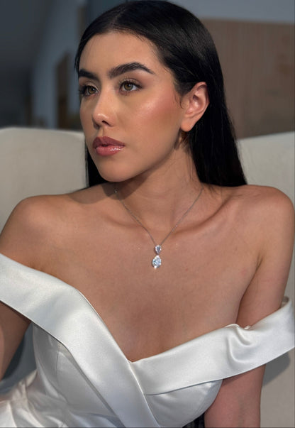 COLLAR PLATEADO CON DIJE DOBLE EN LAGRIMA- LORD