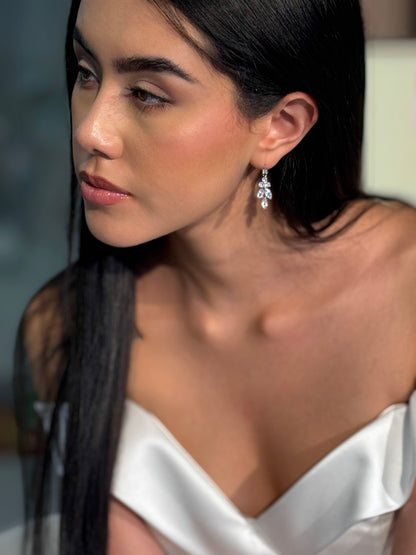 ARETES PLATEADOS FLOR CAIDA - LEADER