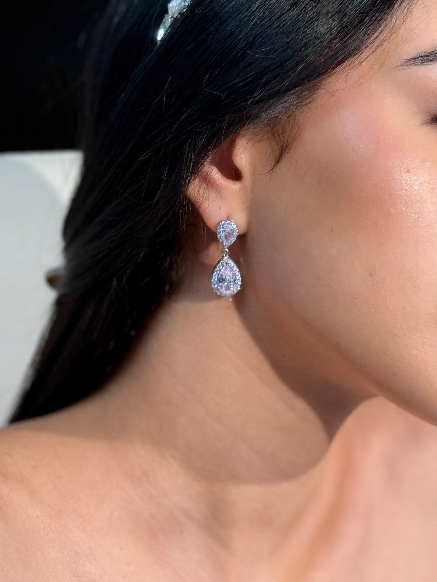 ARETES DE GOTA COLGANTE DE PLATA Y CIRCÓN - RENATA