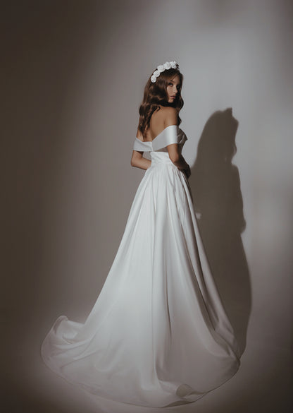VESTIDO DE NOVIA LISO MANGA CAIDA - ALEJA