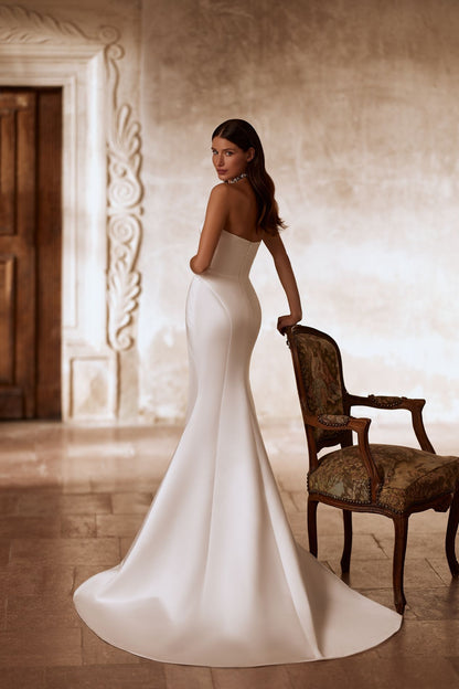 VESTIDO DE NOVIA MINIMALISTO ESCOTE RECTO - CAILIN